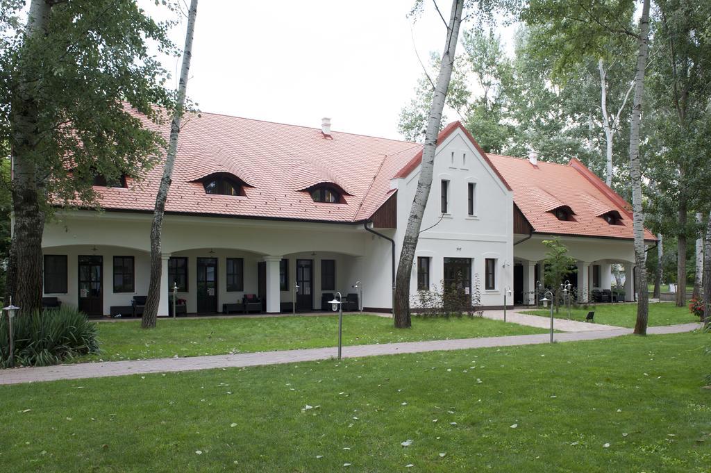 Varga Tanya Hotel Kerekegyháza Εξωτερικό φωτογραφία